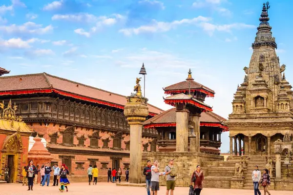 Kathmandu Day Tour: Pashupatinath Temple, Boudhanath Stupa, and Bhaktapur Durbar Square. (B)