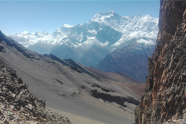 YAMA DO- TSOTUP CHU VALLEY (before Shogar- la Pass) (4-5 HRS)