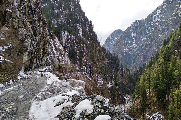 Trek to Lamana-la pass 4,750 m - 06 hrs.