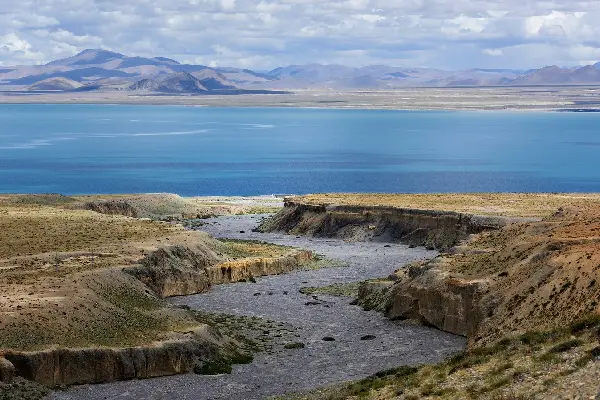 Everest Base Camp to Saga via Pelku Tso Lake (B)