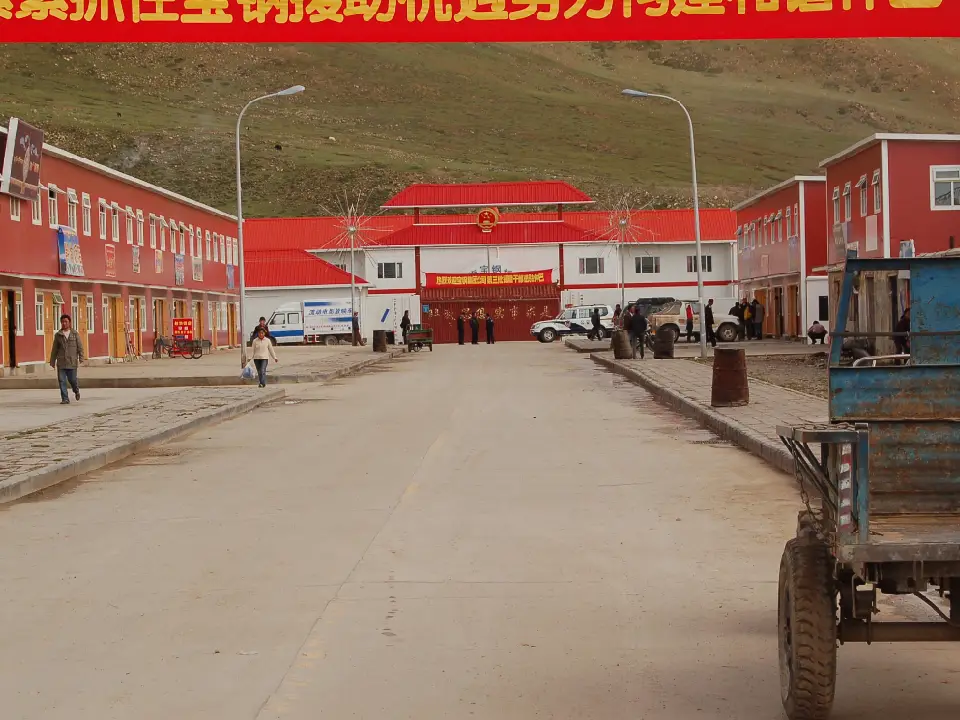 Drive to Dongba/Saga