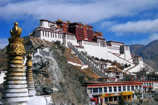 Arrival in Xining and Take a Night Train to Tibet (L)