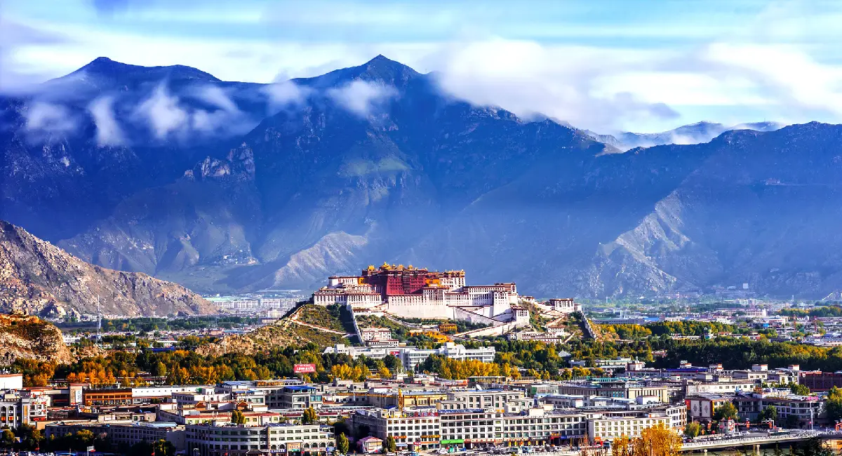 Travel from Beijing to Kathmandu across Tibet Plateau, traversing the Beijing-Lhasa Train