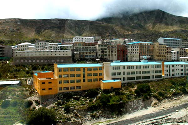 Drive Kathmandu to Nyalam 3750m(150km)