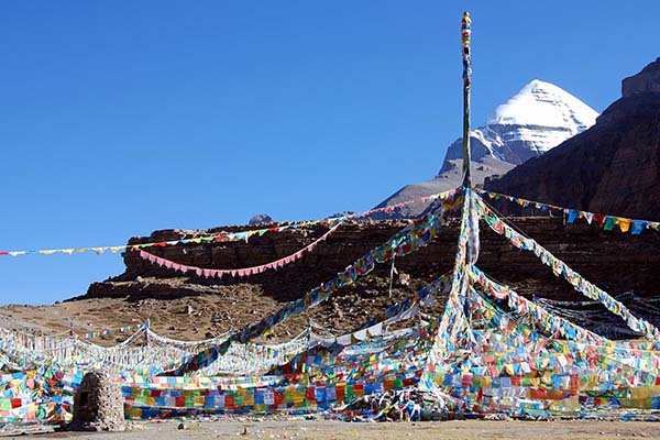 Darchen-Tarboche(13km drive)-Dirapuk (4860m) (7km trek/5-6 hrs)
